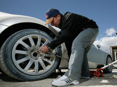 Ποιο αυτοκίνητο φορά τα ακριβότερα ελαστικά στον κόσμο;